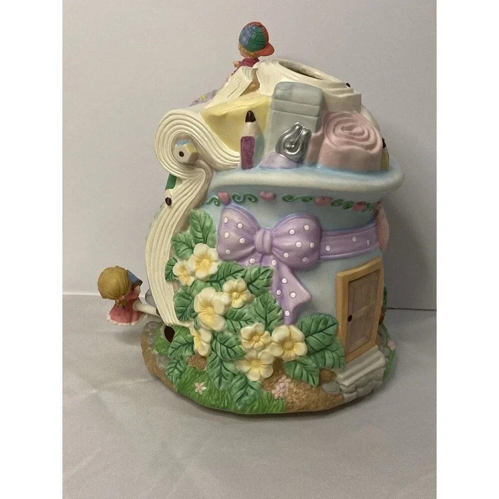 Twinkle Enterprises Ltd. Canadian Memory Series Bookland Ceramic Figurine 3D